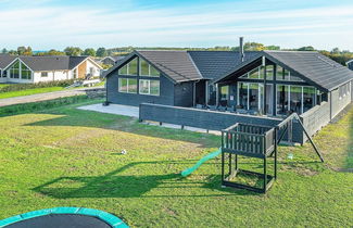 Foto 1 - 14 Person Holiday Home in Bogense