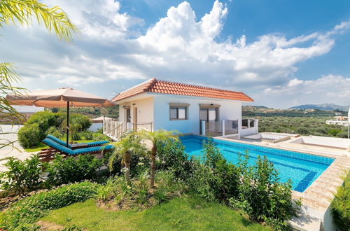 Photo 10 - Kolymbia Dreams 3 Bedroom With Private Pool