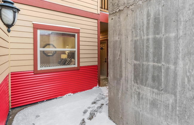 I Spy - Cozy Pet Friendly, Ski In/Ski Out Condo with Private Hot Tub - Foto 34