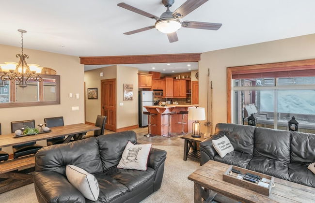 I Spy - Cozy Pet Friendly, Ski In/Ski Out Condo with Private Hot Tub - Foto 8
