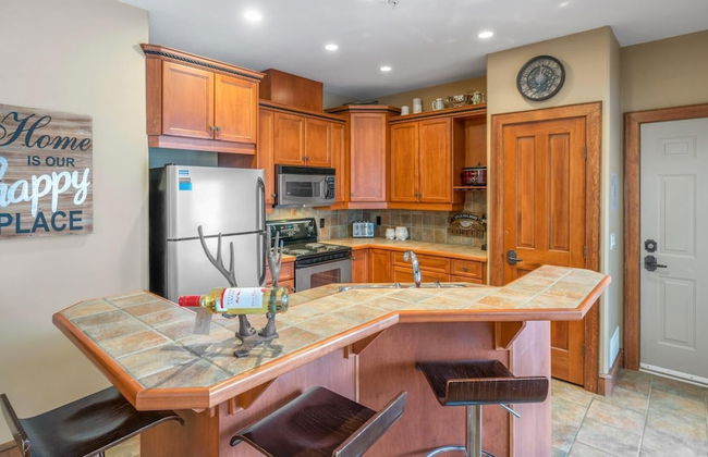 I Spy - Cozy Pet Friendly, Ski In/Ski Out Condo with Private Hot Tub - Foto 7