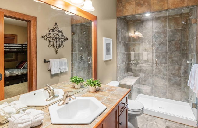 I Spy - Cozy Pet Friendly, Ski In/Ski Out Condo with Private Hot Tub - Foto 11