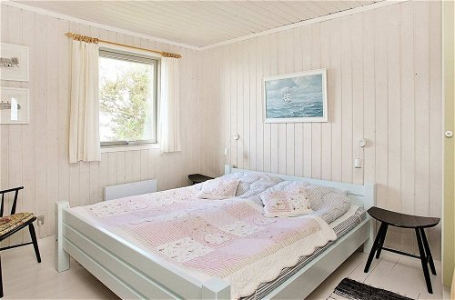 Foto 2 - 6 Person Holiday Home in Spottrup