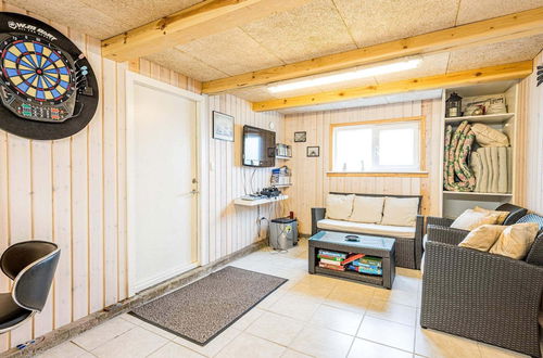 Photo 18 - 6 Person Holiday Home in Hvide Sande