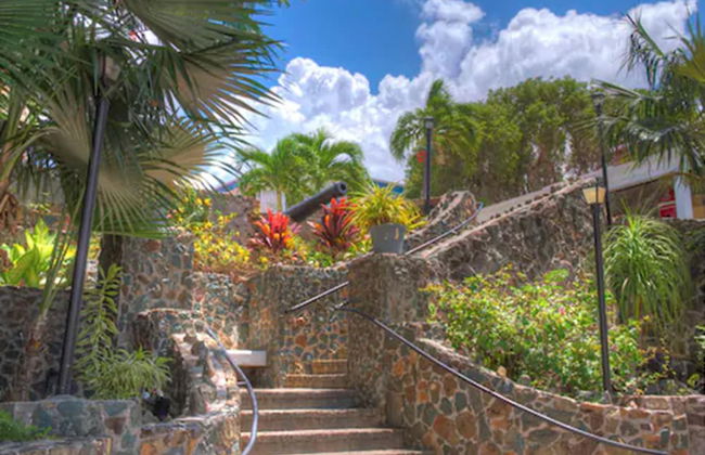 Castle Villas at Bluebeard's - Photo 26