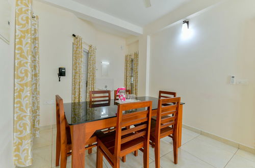 Photo 13 - OYO 18602 Home Spacious Stay Near Lulu Mall