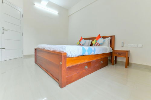 Photo 5 - OYO 18602 Home Spacious Stay Near Lulu Mall