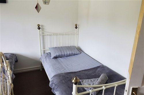 Photo 2 - Stunning 2-bed Flat in Haverfordwest
