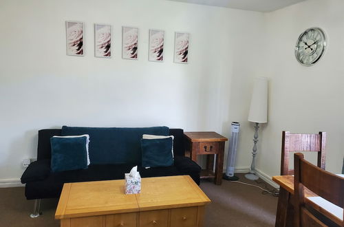 Foto 10 - Stunning 2-bed Flat in Haverfordwest