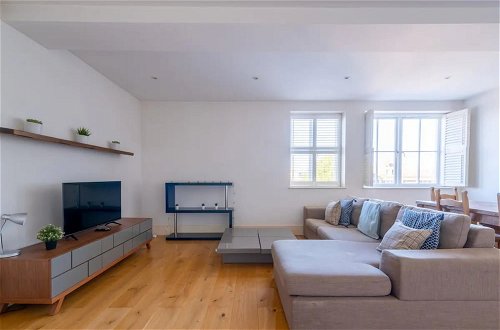 Photo 20 - Stylish 1 Bedroom Apartment in Affluent Fulham