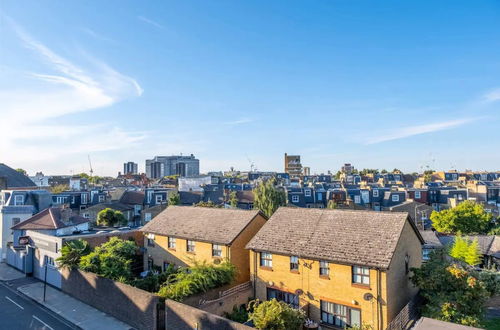 Photo 25 - Stylish 1 Bedroom Apartment in Affluent Fulham