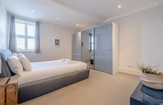 Photo 3 - Stylish 1 Bedroom Apartment in Affluent Fulham