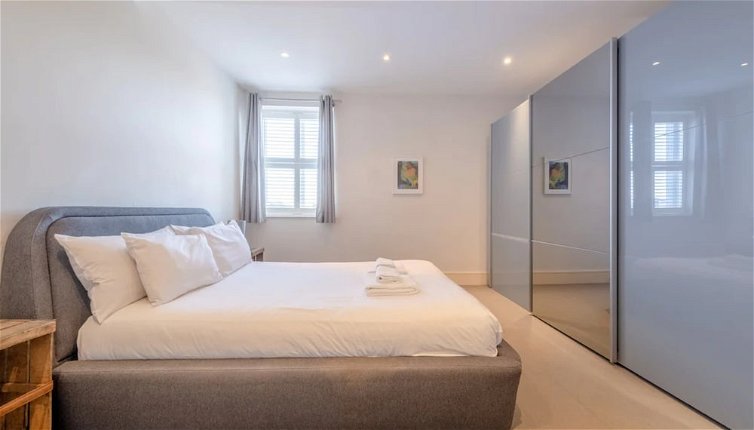 Photo 1 - Stylish 1 Bedroom Apartment in Affluent Fulham