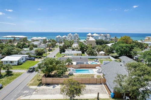 Photo 33 - Twin Fin by Avantstay Walk to the Beach - Chic 30A Retreat