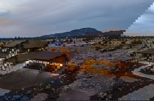Foto 21 - Clint by Avantstay Located Within The Brasada Ranch Community Golf Course, Pool & Hot Tub
