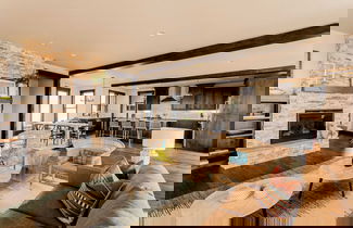 Foto 3 - Clint by Avantstay Located Within The Brasada Ranch Community Golf Course, Pool & Hot Tub