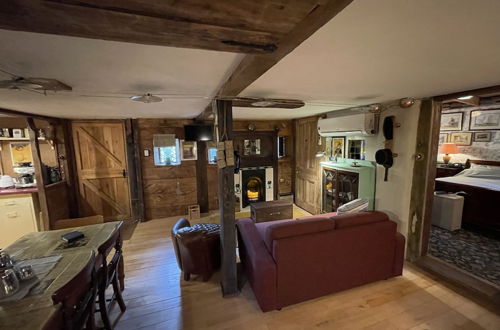 Foto 4 - Remarkable Boultons Barn With hot tub