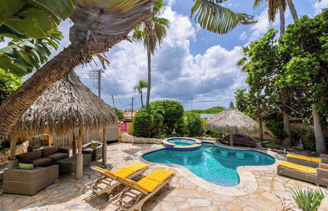 Mexican Style Villa With Private Pool, Free Utilities - Photo 40