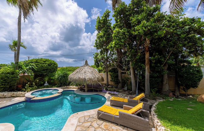 Mexican Style Villa With Private Pool, Free Utilities - Photo 11