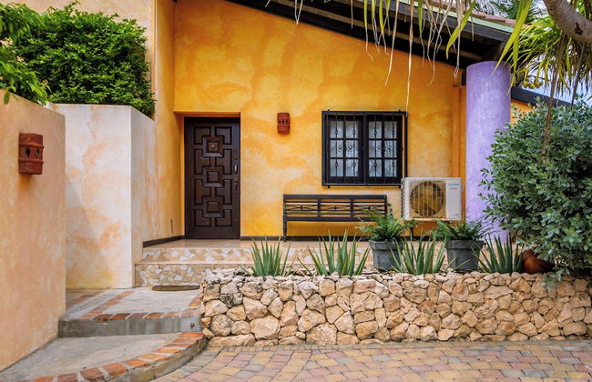 Mexican Style Villa With Private Pool, Free Utilities - Photo 17