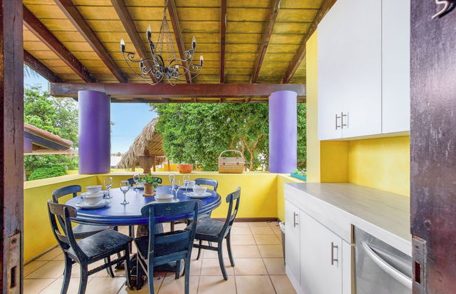 Mexican Style Villa With Private Pool, Free Utilities - Photo 23