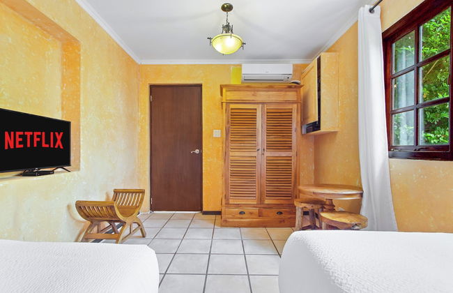 Mexican Style Villa With Private Pool, Free Utilities - Photo 36