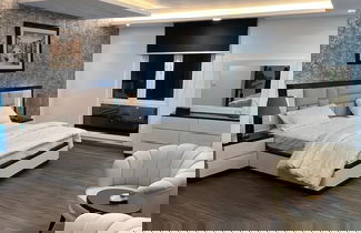 Photo 3 - Goldcrest Apartments