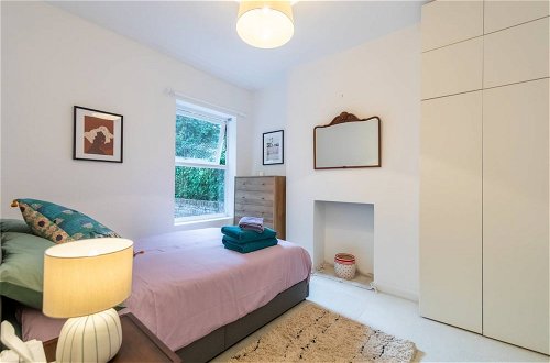 Foto 4 - Charming 1 Bedroom Apartment in Shepherds Bush With Patio Area