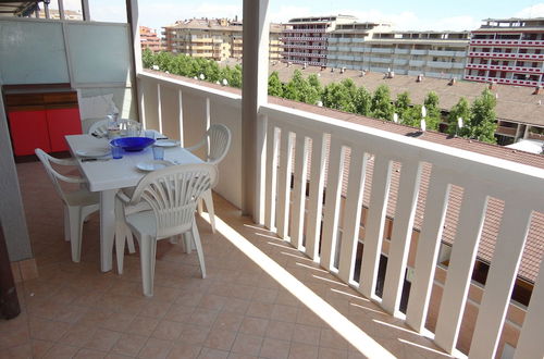 Foto 10 - Bright Apartment With big Terrace for 5 People Near the Beach by Beahost Rentals