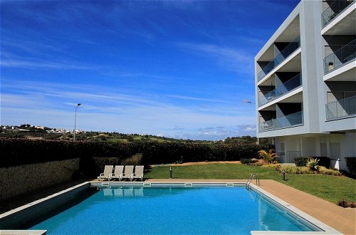 Photo 2 - Albufeira Prestige With Pool by Homing