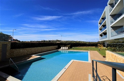 Photo 3 - Albufeira Prestige With Pool by Homing