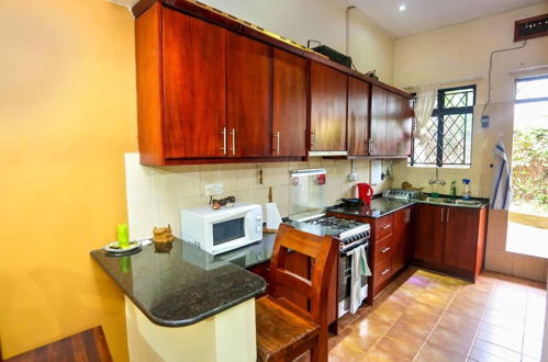 Foto 6 - Captivating 2-bed Cottage in Kampala