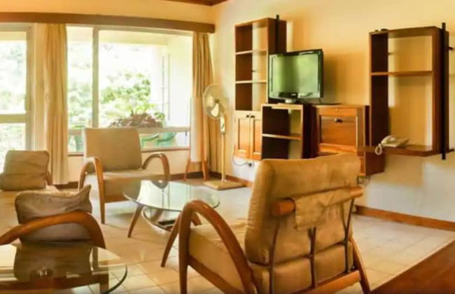 Golf Course Apartments - Foto 19