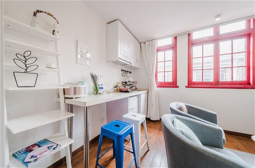 Foto 16 - Cozy Apartment Best Location 302