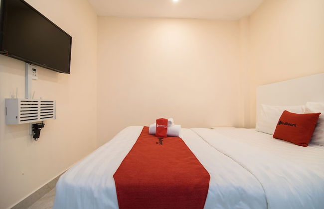 RedDoorz Plus near Tan Dinh Market 2 - Foto 12