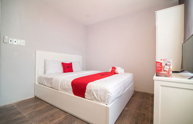 RedDoorz Plus near Tan Dinh Market 2 - Foto 1