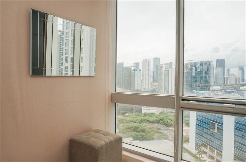 Photo 9 - Comfortable and Beautiful 2BR at The Empyreal Apartment