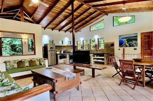 Foto 27 - Toucan Villa Family Home w Private Pool Garden AC