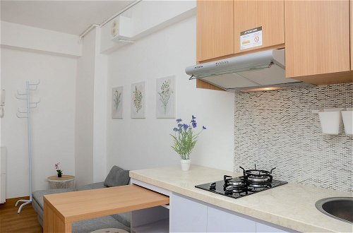 Photo 9 - Gorgeous and Cozy 2BR at Bassura City Apartment