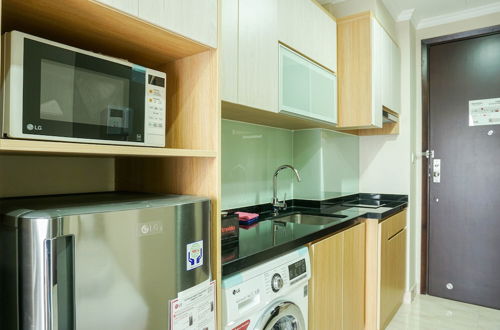 Foto 5 - Tranquil and Well Appointed Studio Apartment at Menteng Park