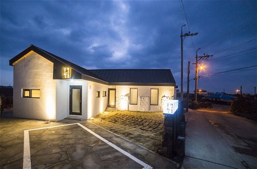 Foto 41 - Wooyeon Handong Jeju Private Rental House