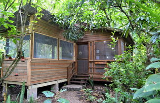 Foto 1 - The Tropical Acre Belize - Purpose Built Rustic Two Bedroomed Vacation Home