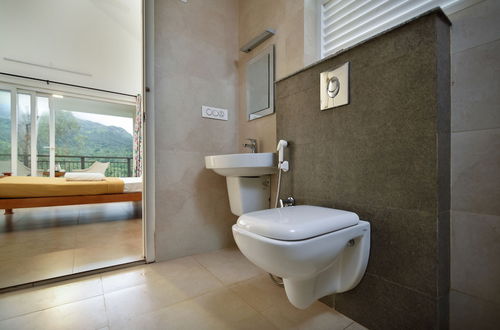 Photo 11 - The Z Villa One by Vista Rooms