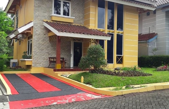 Villa Kota Bunga Dandelion - Foto 79