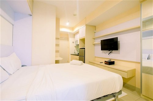 Foto 5 - Unique Studio Room with Multifunction Bed @ Grand Kamala Lagoon Apartment