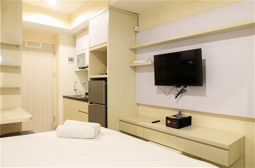 Foto 17 - Unique Studio Room with Multifunction Bed @ Grand Kamala Lagoon Apartment