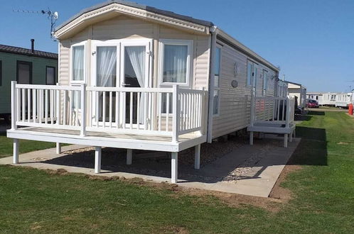 Photo 15 - Captivating 2-bed 6 Berth Caravan in Ingoldmells