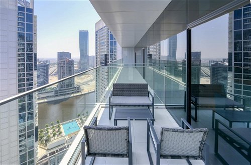 Foto 5 - Smart and Contemporary Apt With Burj Khalifa View