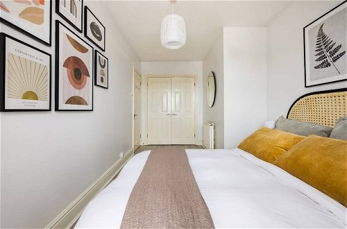Photo 5 - The St Johns Wood Classic - Snazzy 2bdr Flat