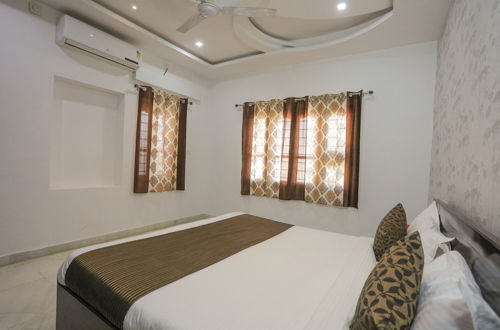 Foto 3 - OYO 10287 Home 3BHK Villa near Lake City Mall